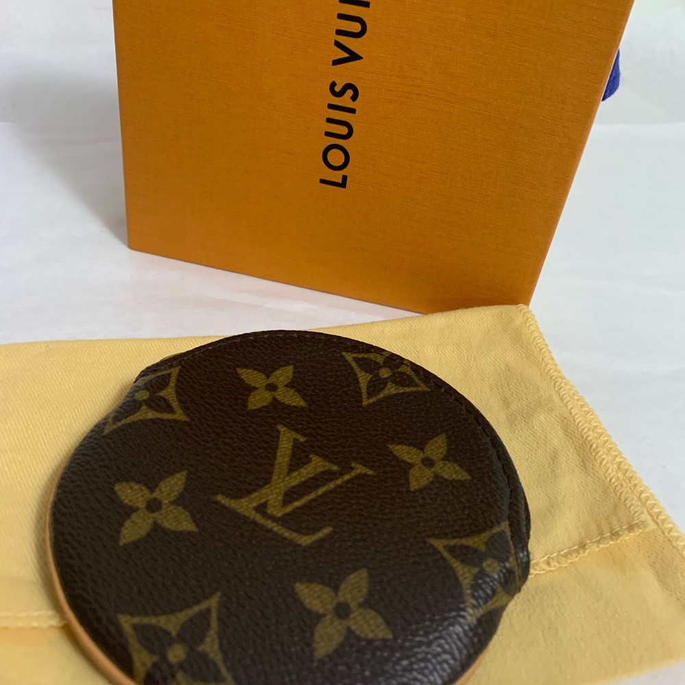 Louis Vuitton Round coin purse - Picture 2 of 8